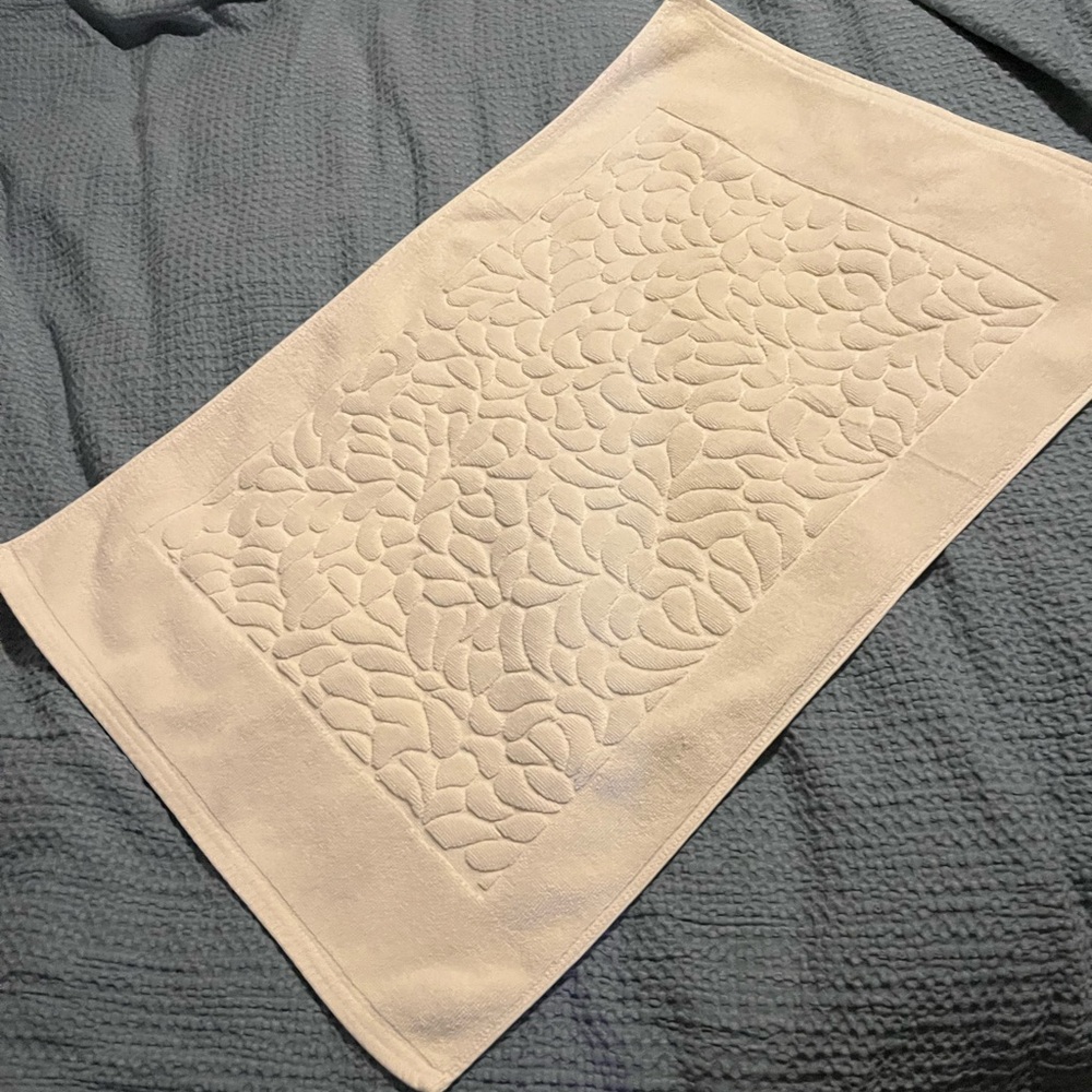 Lotus~Elegant White Cotton Bath Mat